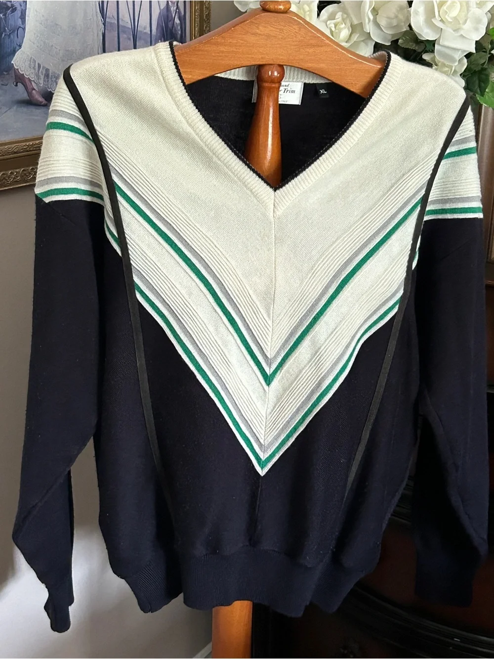 Vintage V-Neck Stripe Pullover Wool blend Sweater in Black and Cream Sz XL